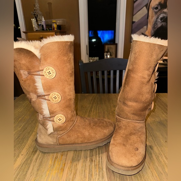 UGG Shoes - Bailey button tall UGG boots size women’s 7 chestnut